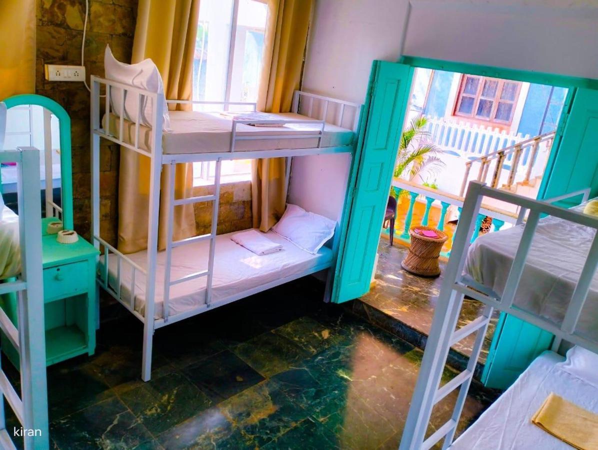 The Turquoiise House Hotel Morjim Eksteriør billede